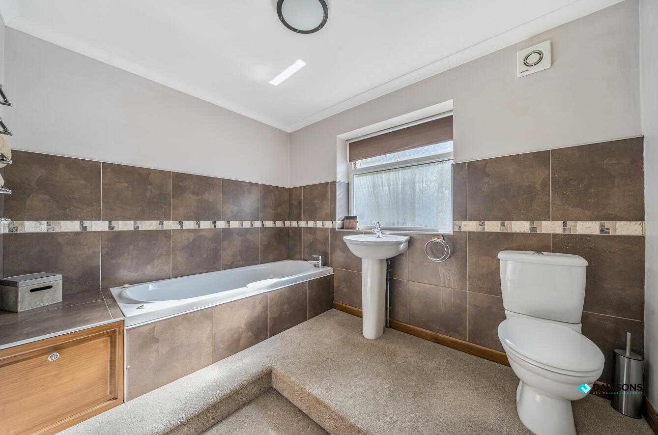 Portway, Bishopston, Swansea, SA3 3JR